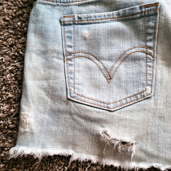 Levi's Jean Shorts - Picture 6 of 8